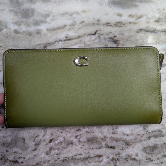 Coach Handbags - Coach Slim Wallet